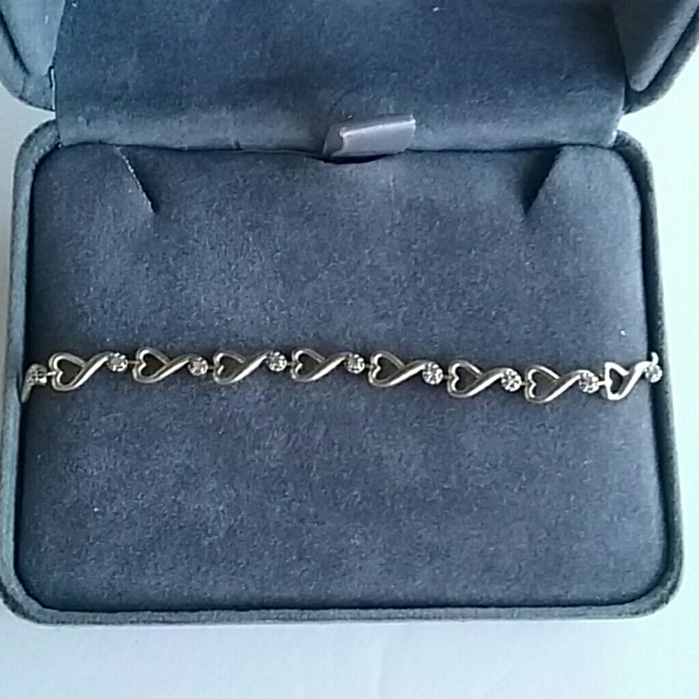 10k Bracelet Heart Design